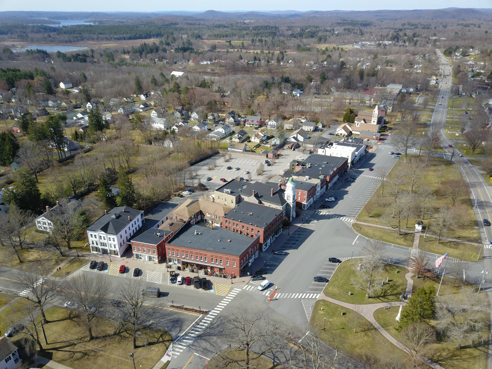 A quiet early-spring day in Litchfield