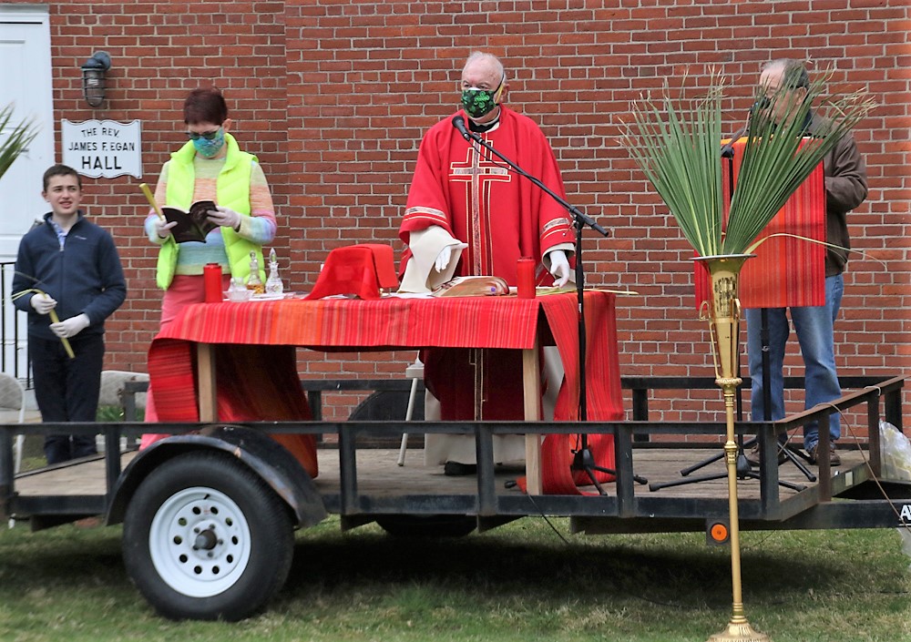 Mass at St. Anthony of Padua moves outdoors