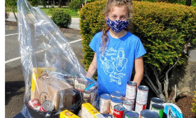 4-H Club girls assist FISH Inc. shelter