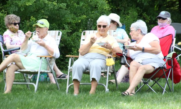 Seniors turn out for ice cream in Morris