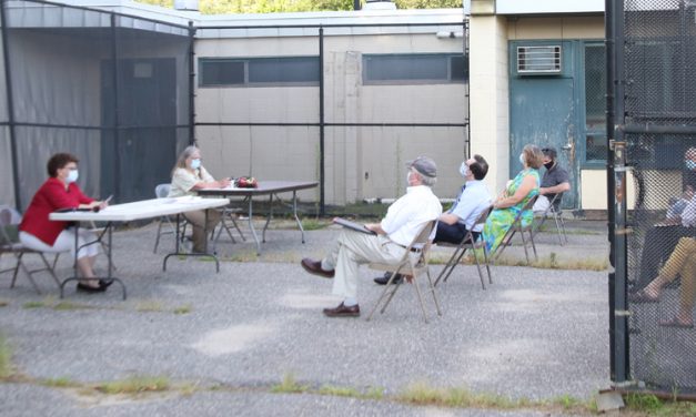 Town meeting held outdoors in Bantam