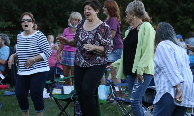 Morris grooves to the sound of Motown