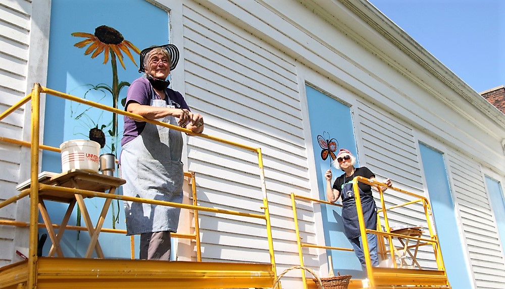 Artists adding colorful touch at St. Paul’s