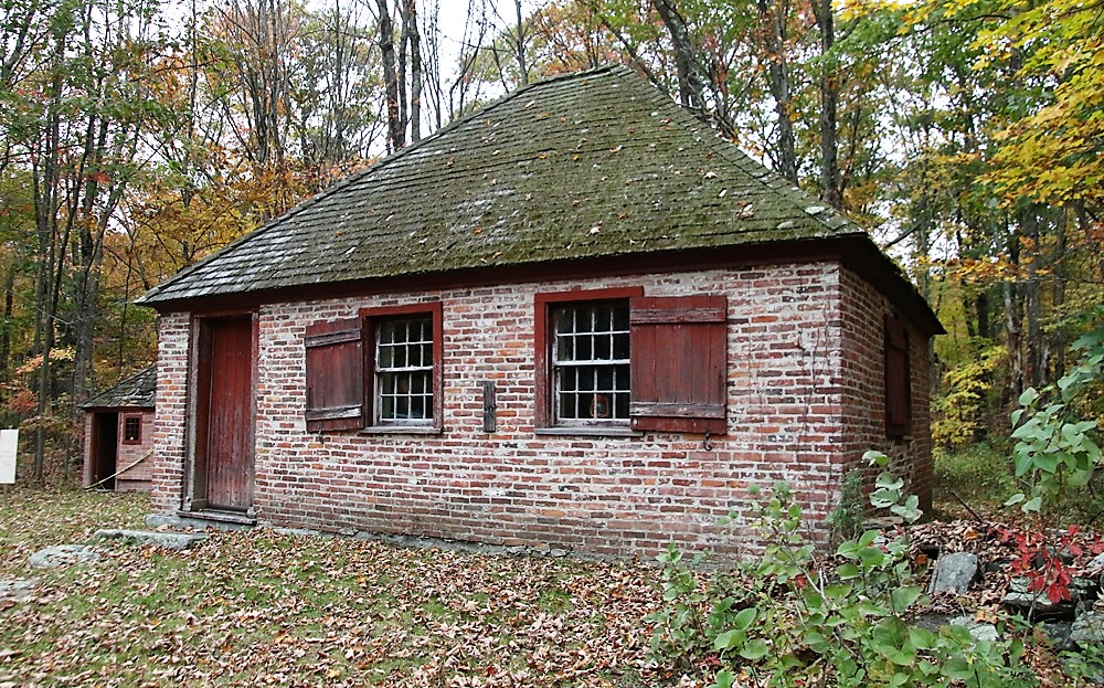 Warren’s Brick School to be updated