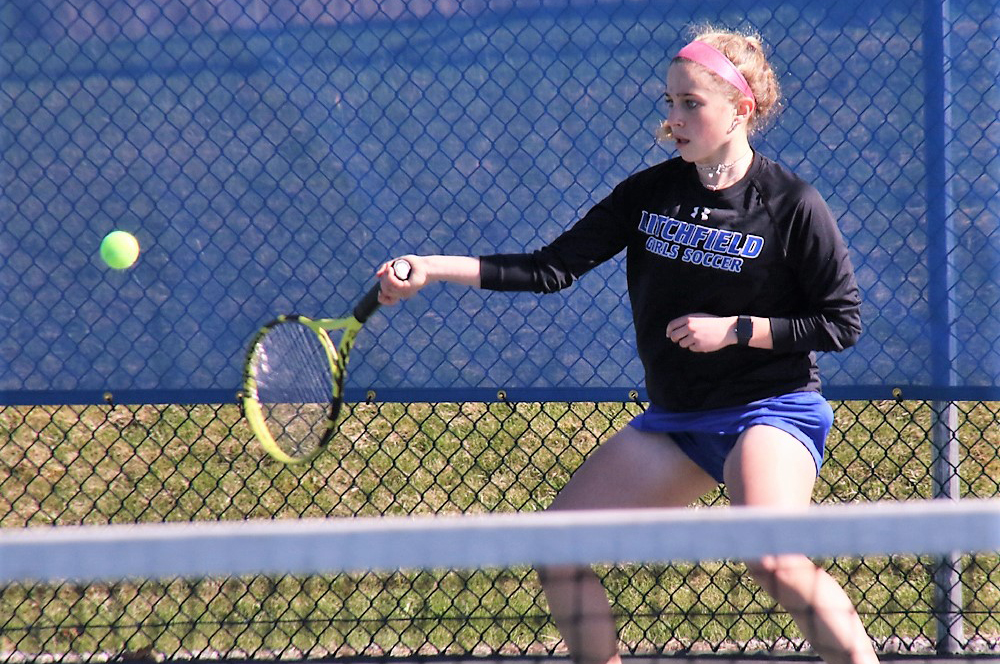 Cowgirls off to strong start on tennis court