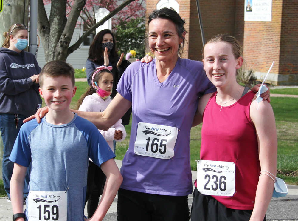 Litchfield runners place high in Bethlehem