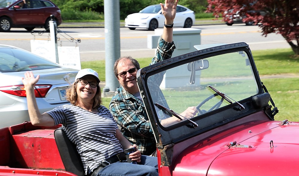 Lions Club parade rolls through Litchfield