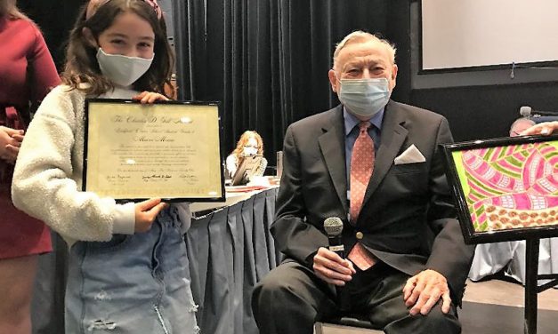 Judge Gill honors students for art skills