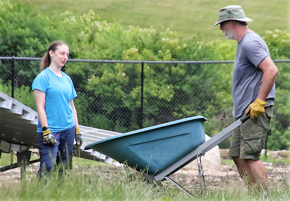 Volunteers continue project at solar field