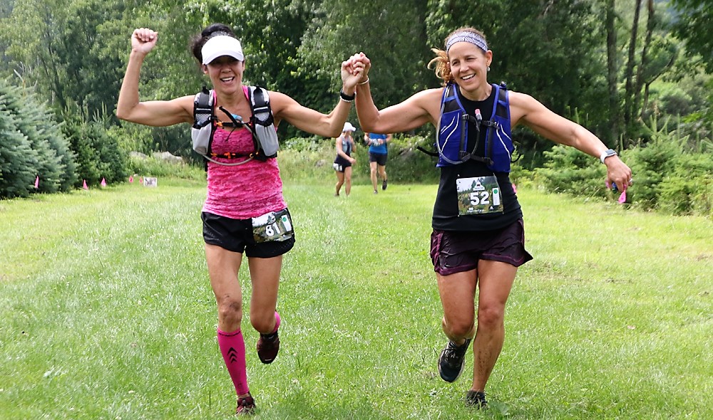 Trail runners brave rugged course in Warren