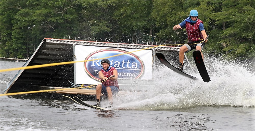 Ski club show a spectacular performance