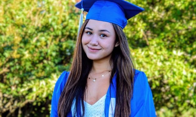 Democrats award scholarship to LHS grad