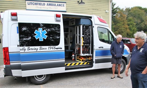 Selectmen get look at new LVA ambulance