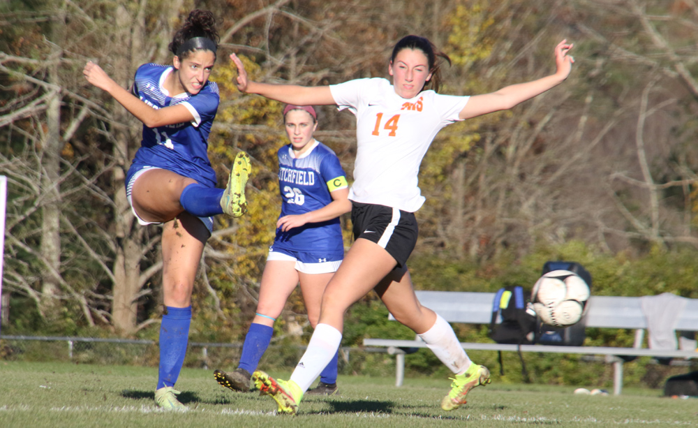 Devaux penalty kick gives Cowgirls victory