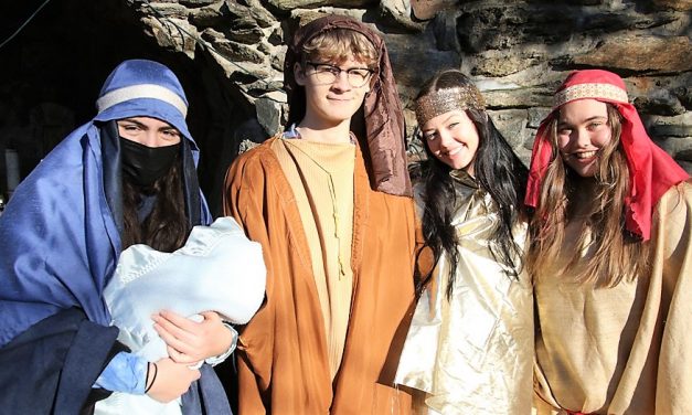 Living Nativity celebrates the birth of Christ
