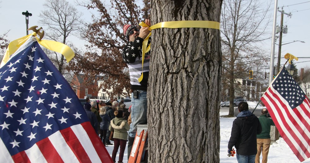 Yellow Ribbons back on Green…briefly