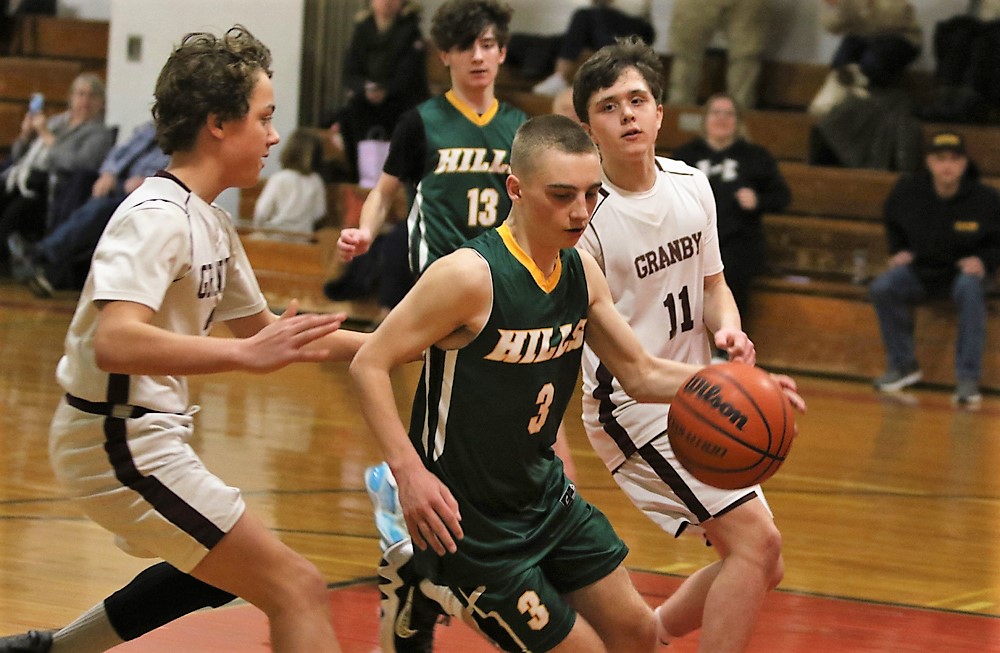 Litchfield Hills hoop team wins a thriller