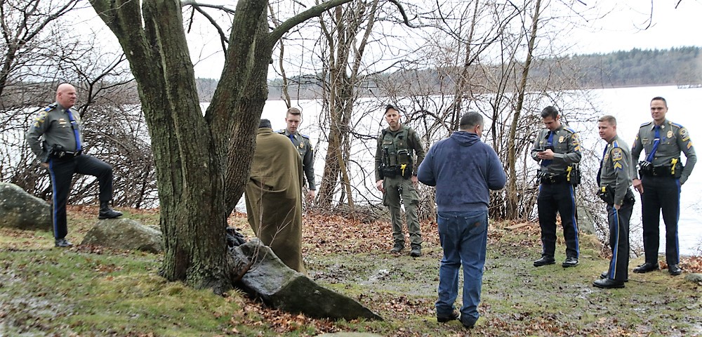 Kayaker capsizes, rescued on Bantam Lake