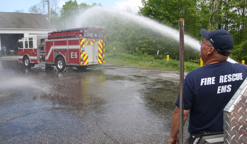 Warren’s new fire truck christened in water