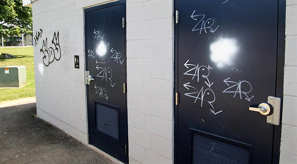 Graffiti defaces Community Field buildings | Litchfield.bz