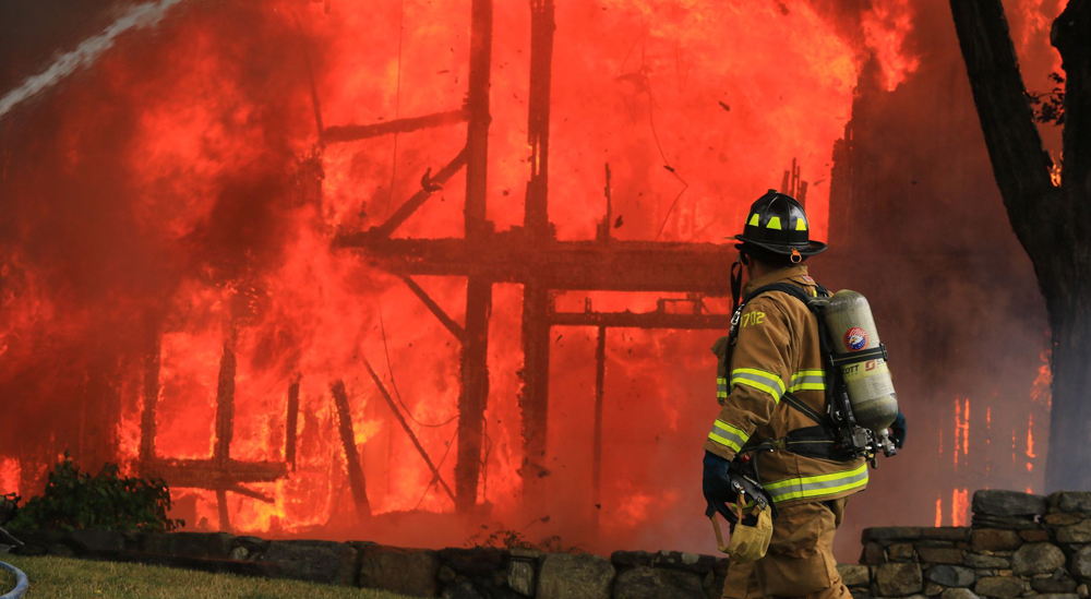 Intense blaze destroys Litchfield house