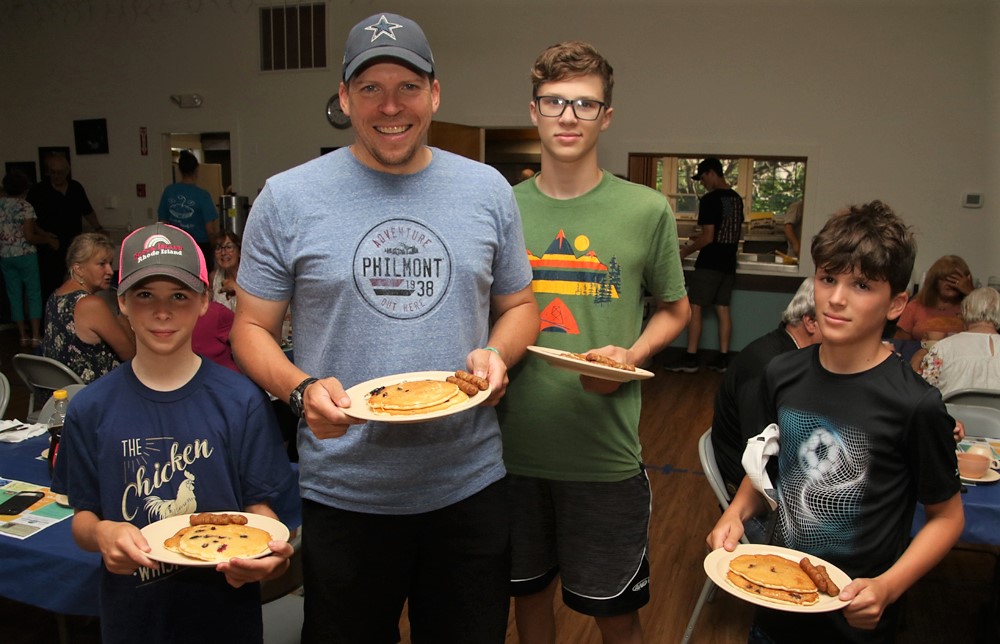 Blueberries the draw at Goshen church