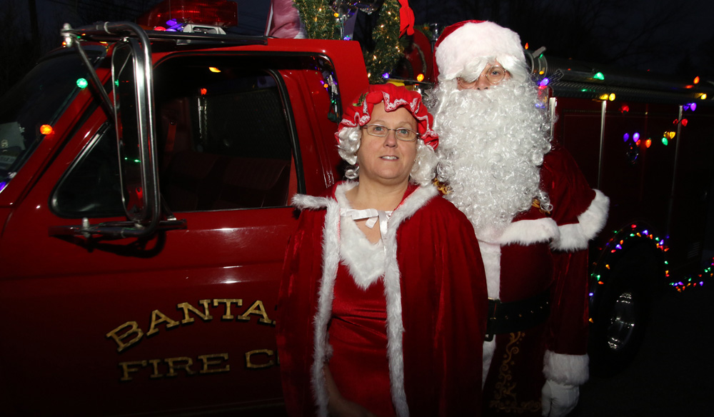 Santa and Mrs. Claus make stop in Bantam