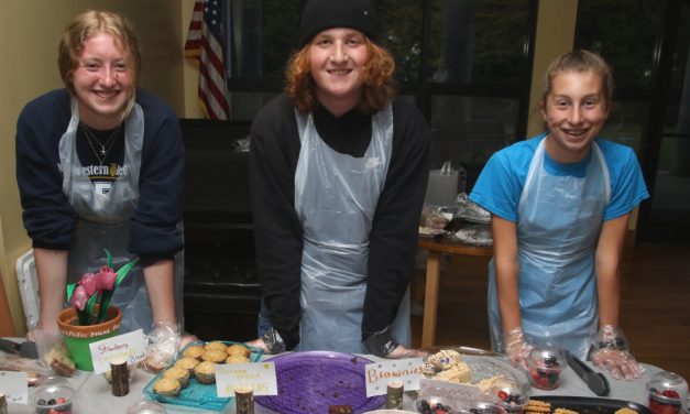 4-H serves a complimentary supper