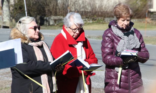 Palm Sunday tradition resumes in Milton