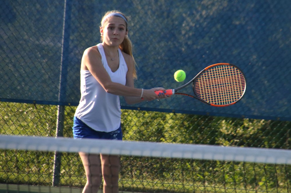 Cowgirls fall in tight BL tennis showdown