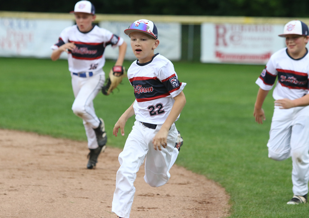 Tri-Town All-Stars alive in D-6 tournament
