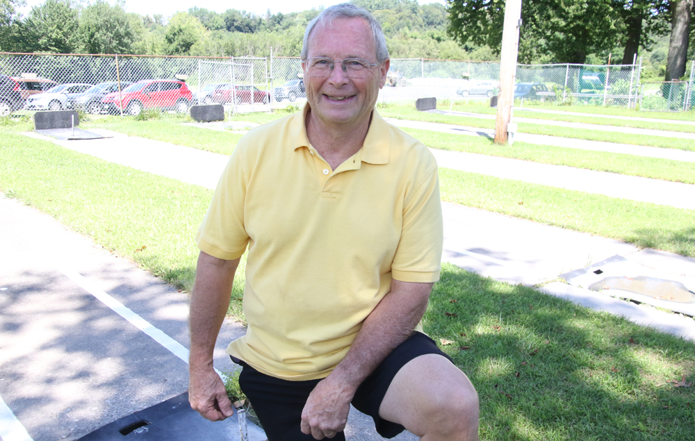 Weik pitches shoes in world tournament