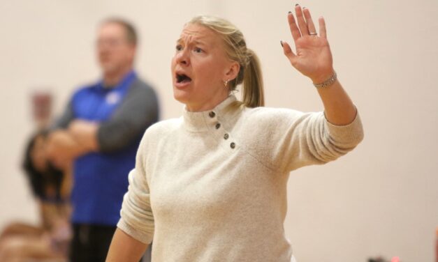 Fourth-quarter collapse costs Warriors