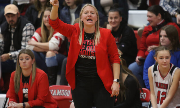 Alumni to be honored on rivalry nights