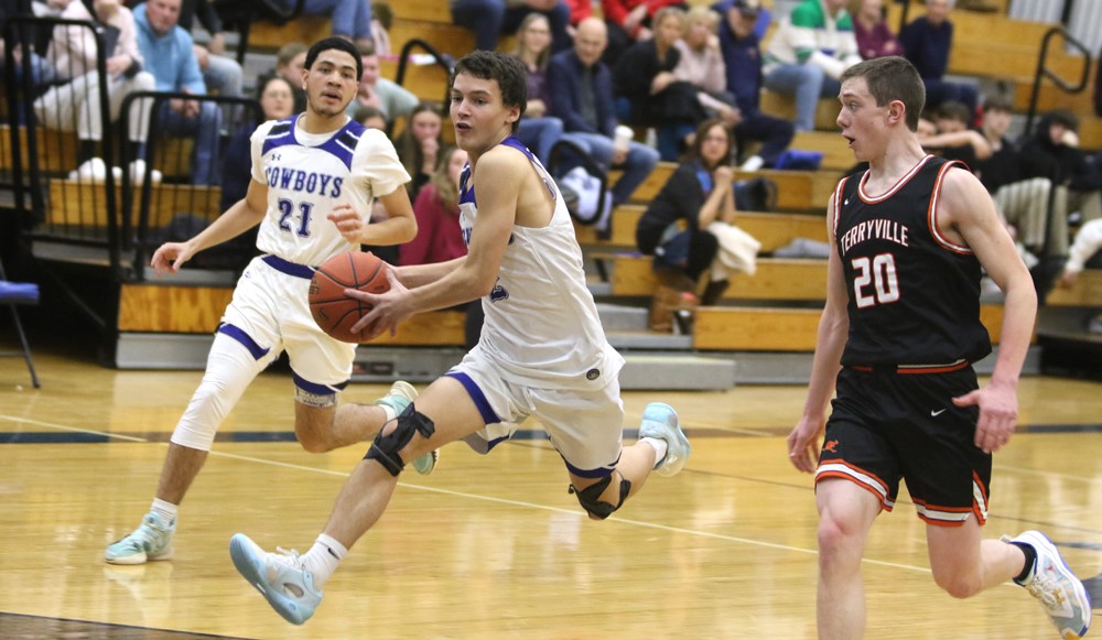 Litchfield impressive in scoring BL upset