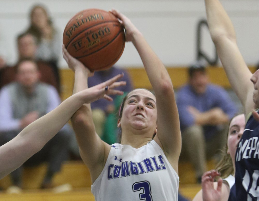 Ladies alumni to be honored Friday night