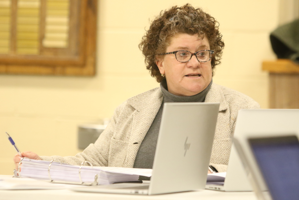 Finance board digs into selectmen plan