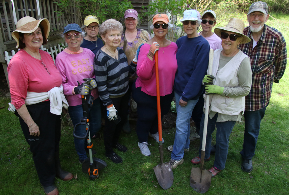 Goshen Garden Club beautifies gardens