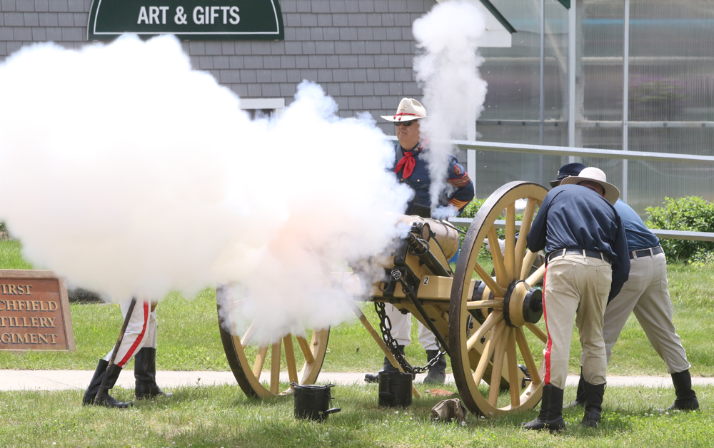 Bantam patriotism shines for Memorial Day