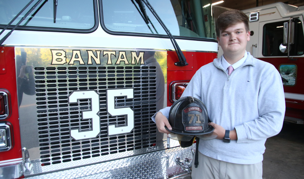 BFC Ladies Auxiliary presents annual award