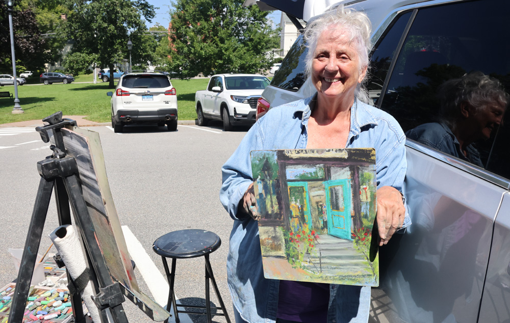 Bantam artist plies her trade on West Street