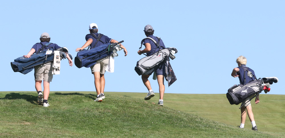 Shepaug gains upper hand in BL golf race