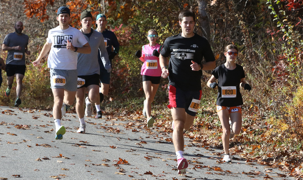 Warren’s Cider Run aids scholarship fund