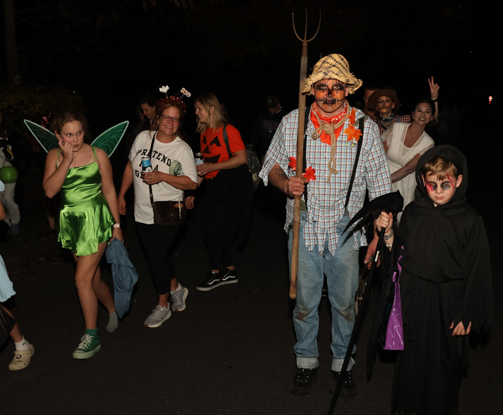 Litchfield a frightful sight on Halloween Litchfield.bz