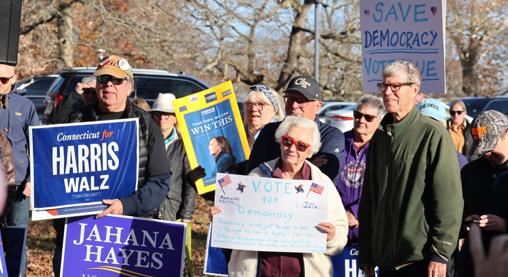 Democrats rally ahead of Election Day