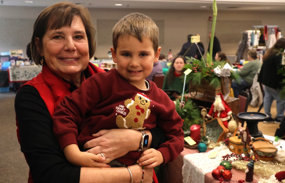 Bantam fairs attract Christmas shoppers