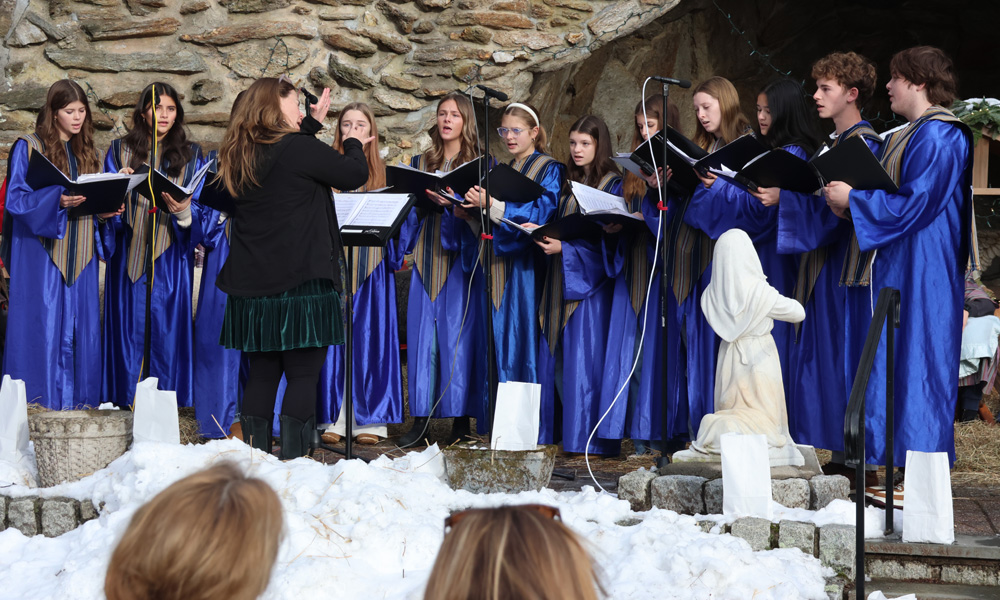 Living Nativity inspires the Christmas spirit