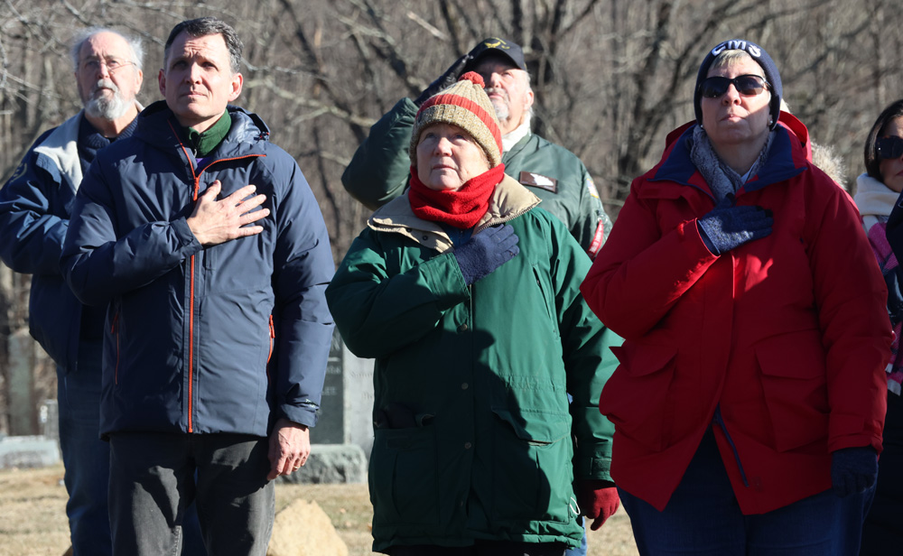 Eight Wreaths placed at tribute in Bantam