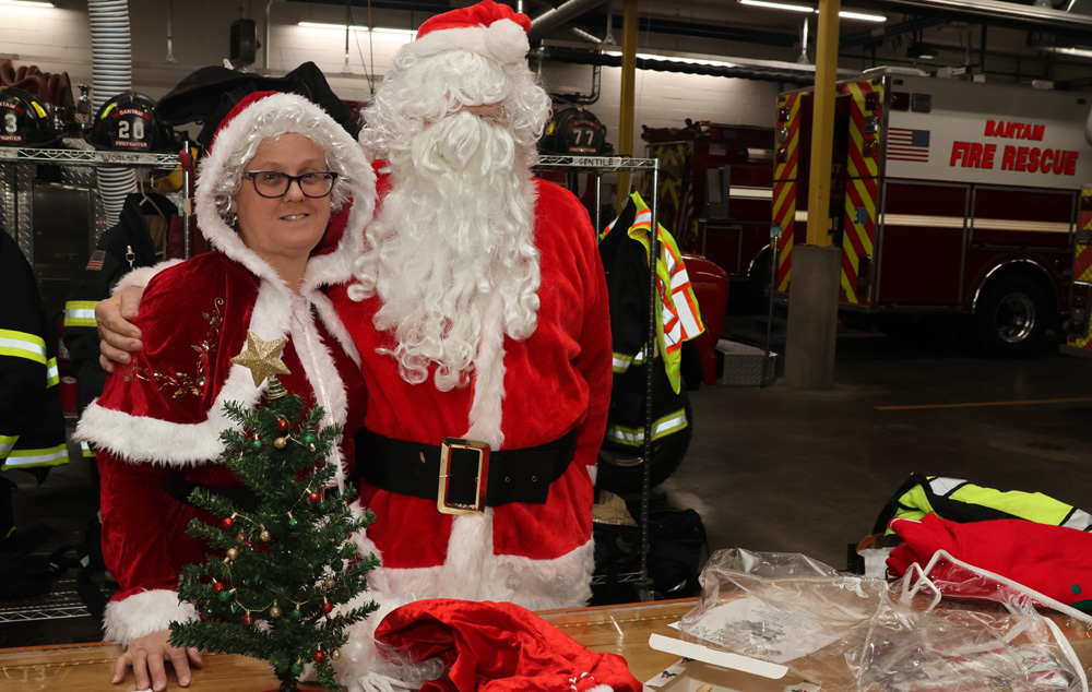 Bantam Fire Company is Santa’s chauffeur