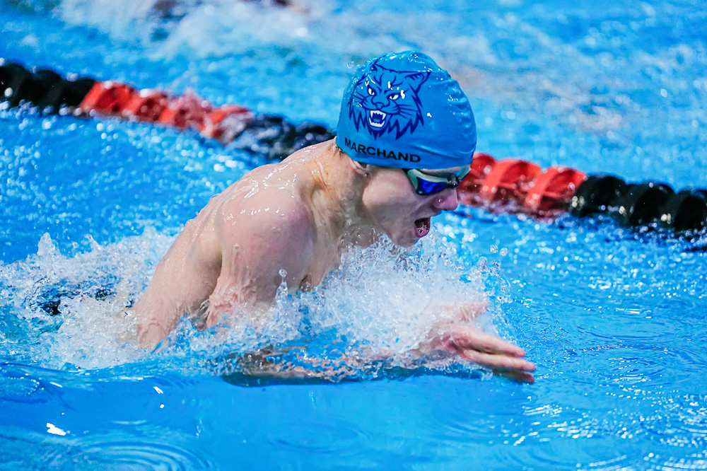 Lakeview swimmers handed first BL loss